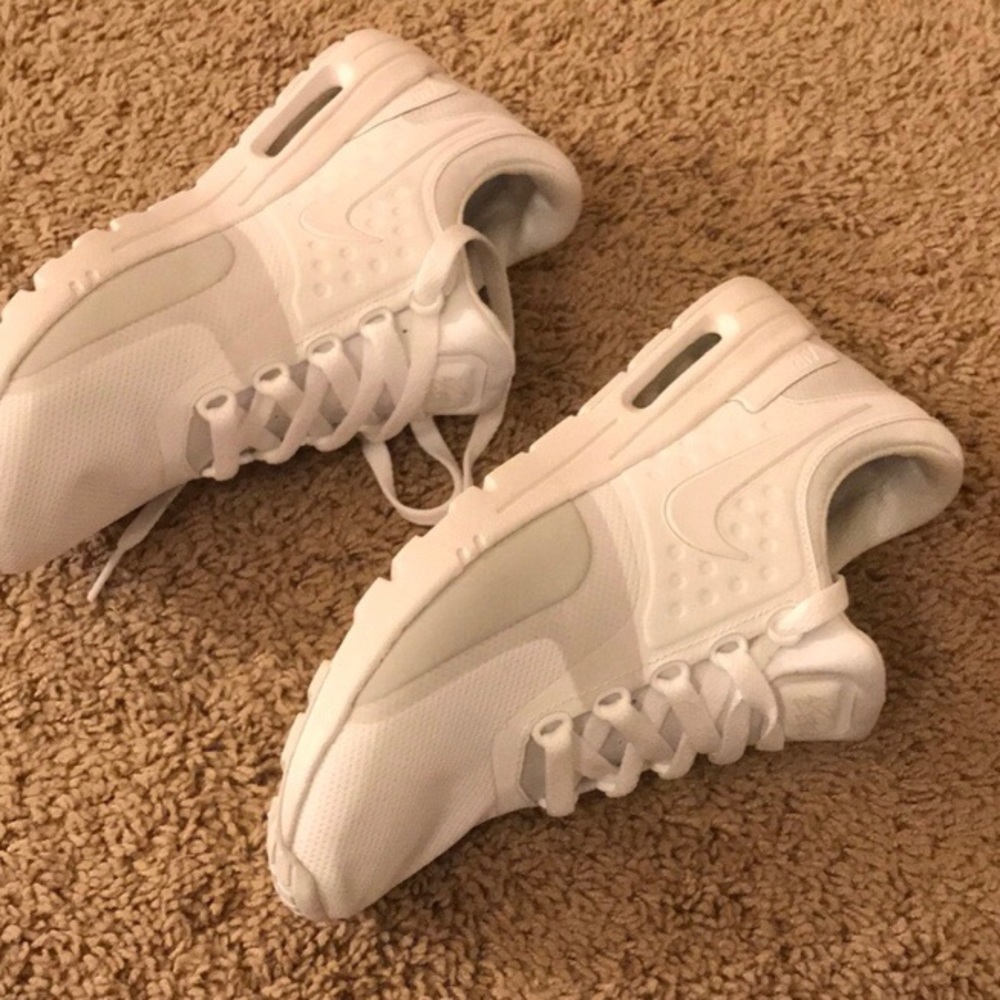 Authentic Nike air max size 6.5 women’s